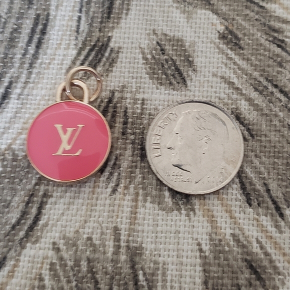 VINTAGE Louis Vuitto pink Logo & gold filled seed pearl necklace - Picture 9 of 10